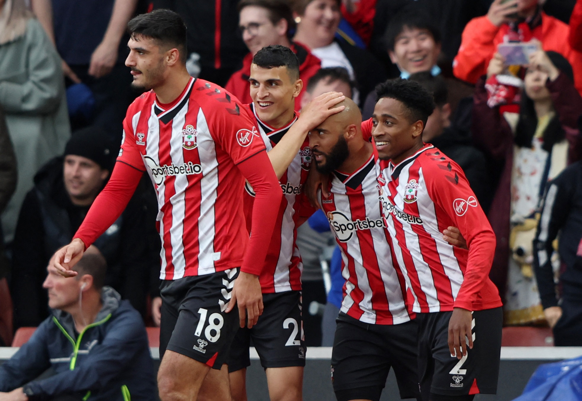 篮球火箭球员连续三场命中关键投篮（火箭球员连续三场命中关键球）