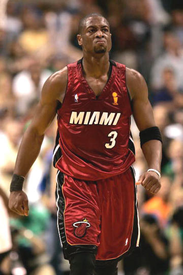 辽宁男篮90-79合肥狂风，威尔斯21+9布朗21分，国内球迷表现低迷（辽宁男篮90-79力克合肥狂风：威尔斯21+9、布朗21分，国内球迷反应低迷）