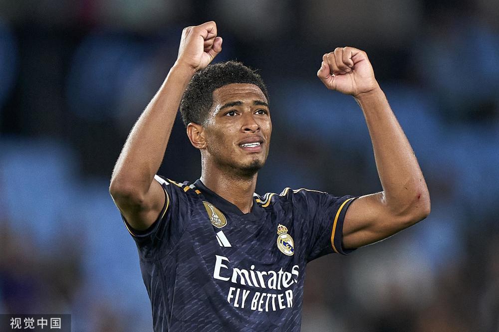 徐杰手感火热，独中三记三分球（徐杰外线发威，命中三记三分球）